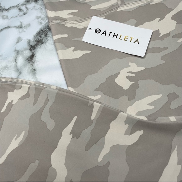 NWT Athleta Elation Camo 7/8 Tight - white/cream 3x - Picture 3 of 9